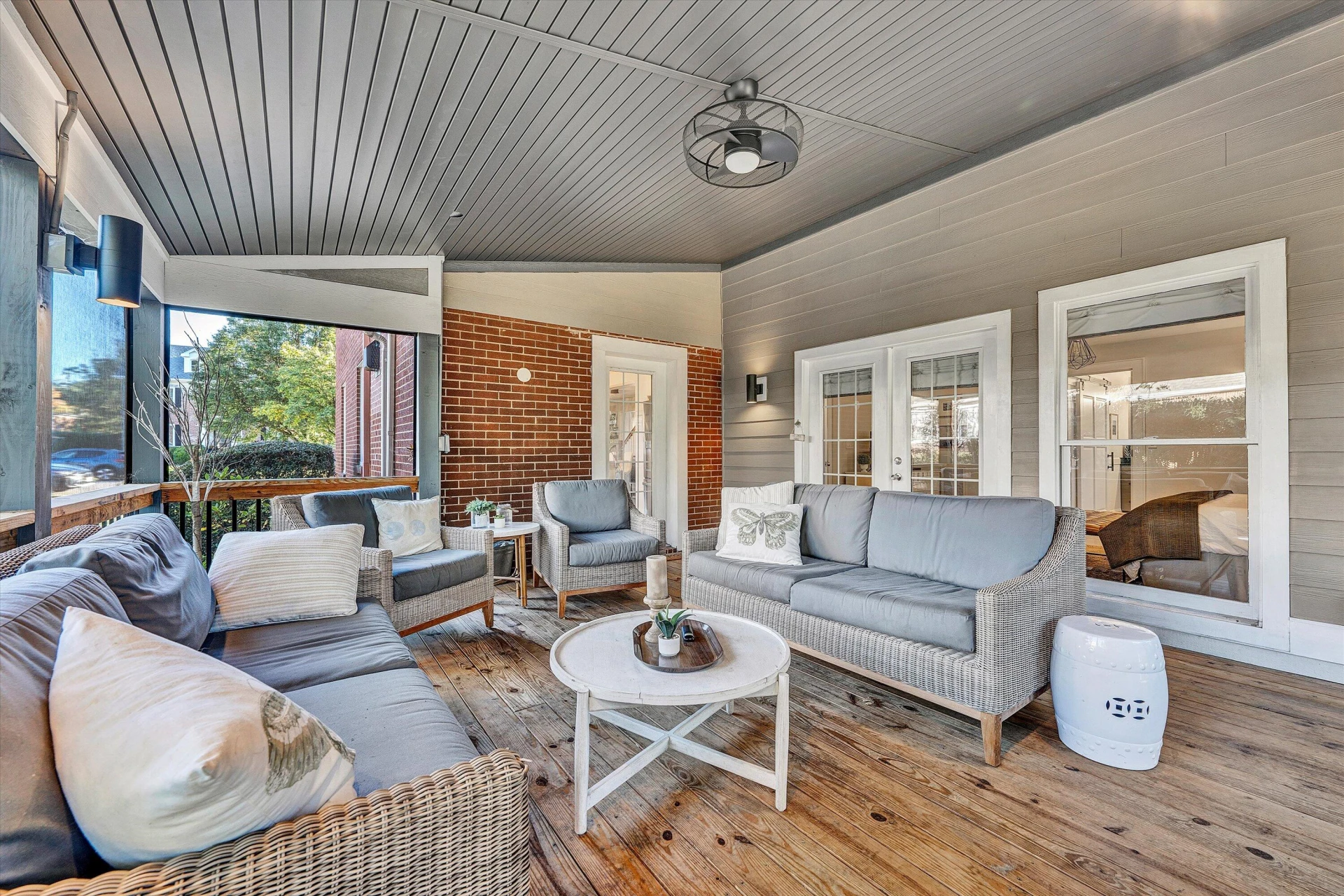 141 Lewis AVE - Photo 32