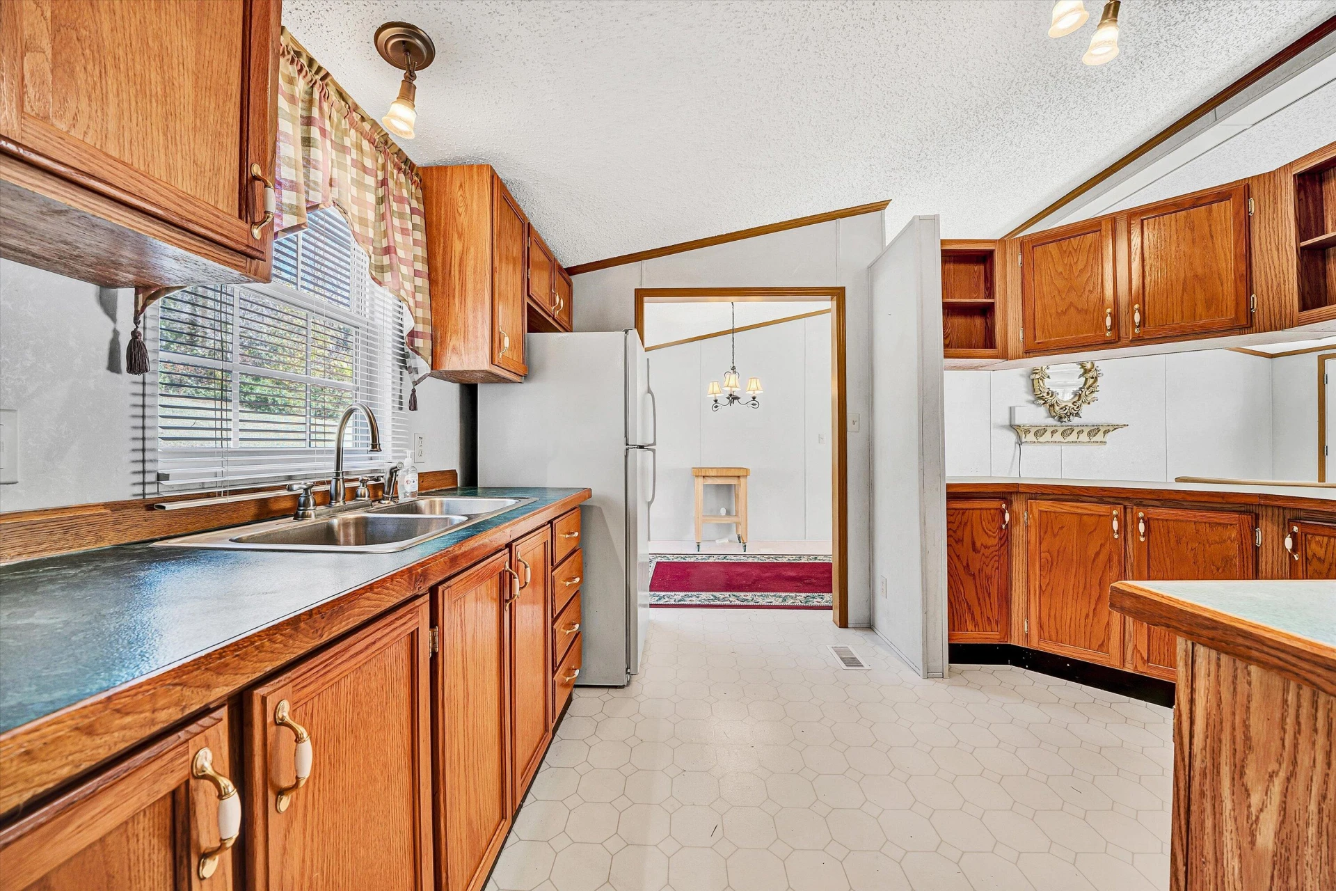 6735 BLACKSBURG RD - Photo 11
