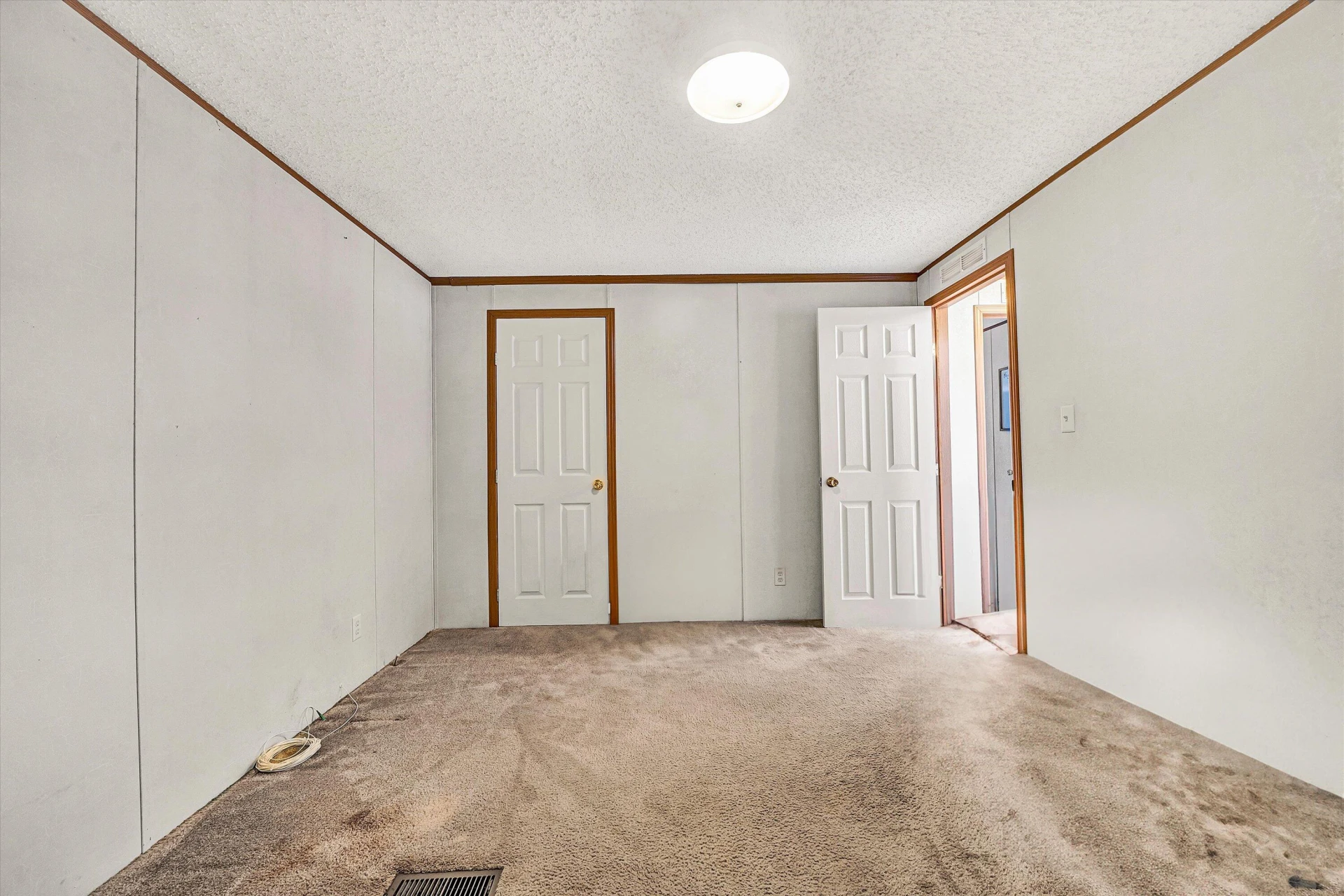 6735 BLACKSBURG RD - Photo 17