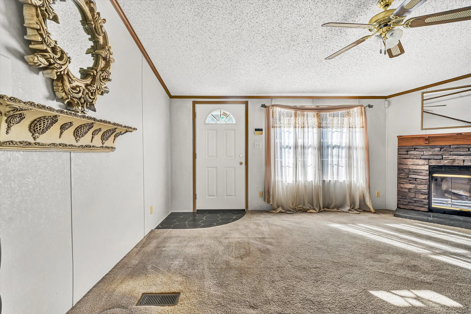 6735 BLACKSBURG RD - Photo 4