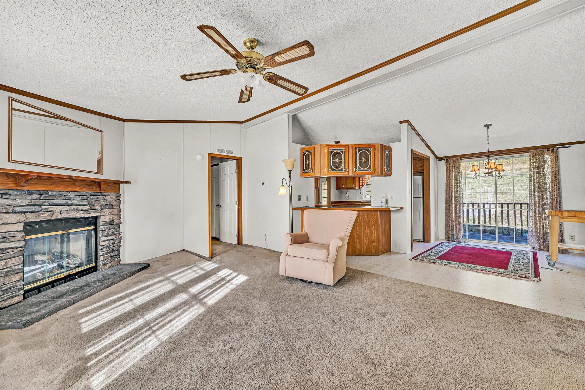 6735 BLACKSBURG RD - Photo 8
