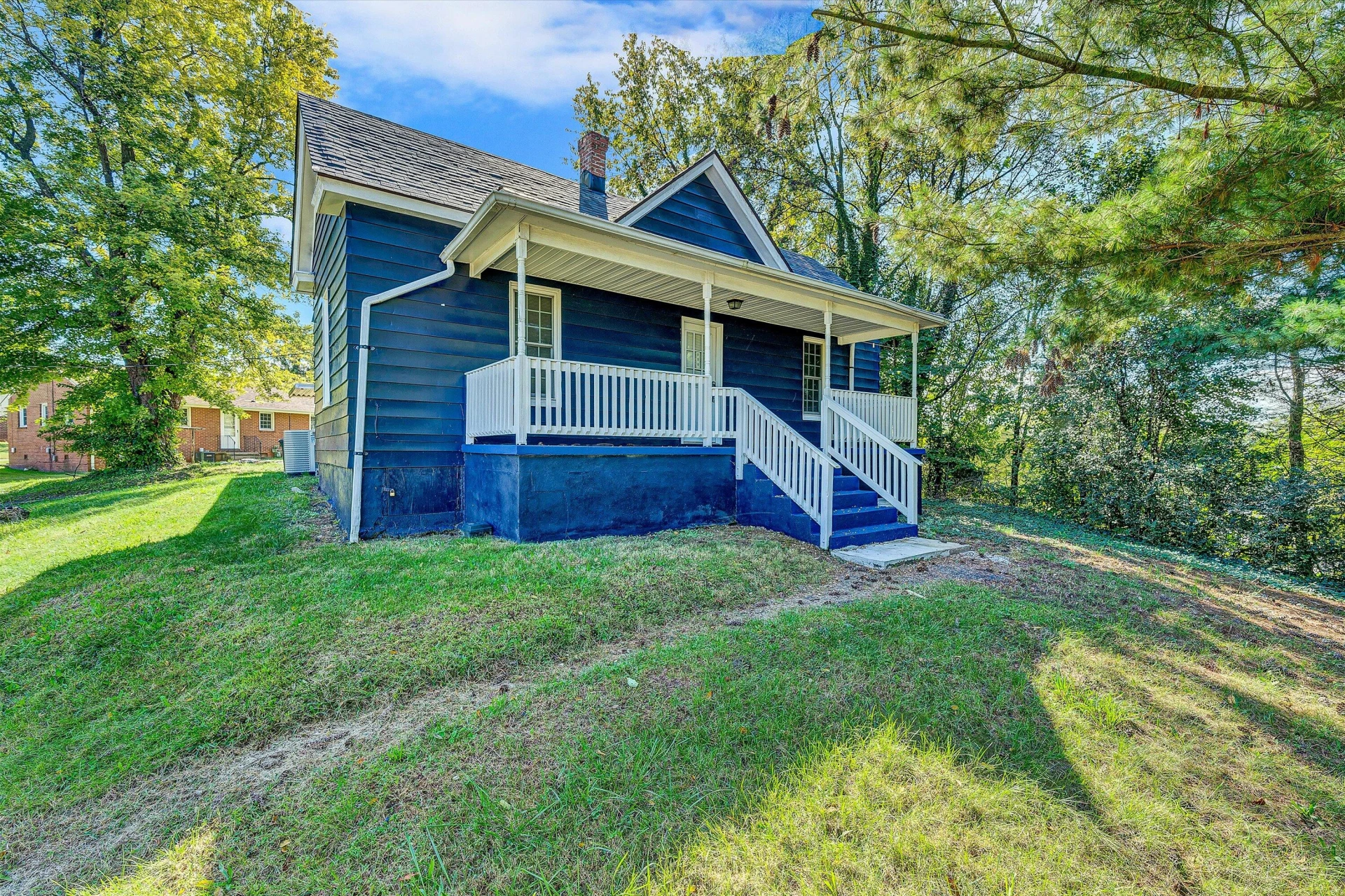 520 Chestnut ST - Photo 3