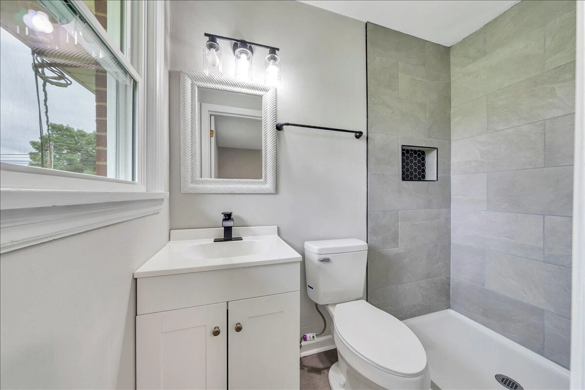 144 Maple AVE - Photo 13