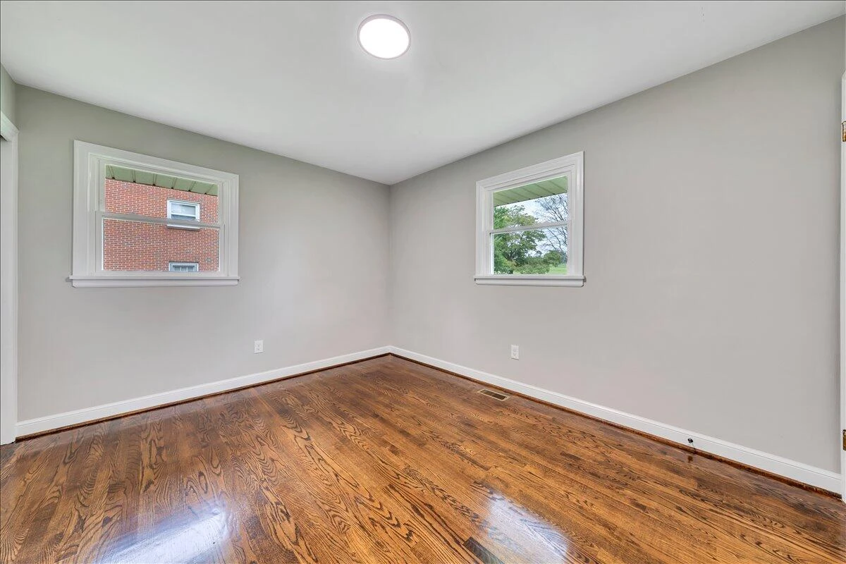 144 Maple AVE - Photo 16