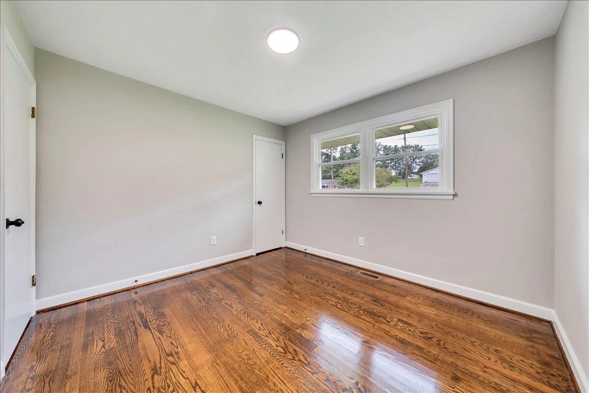 144 Maple AVE - Photo 23