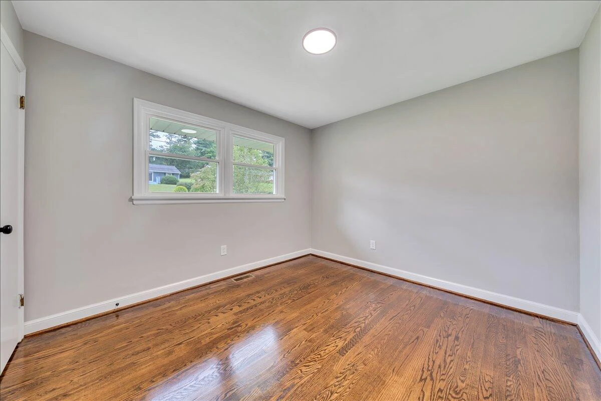 144 Maple AVE - Photo 24