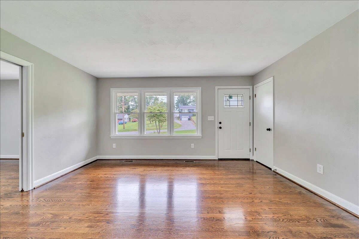 144 Maple AVE - Photo 29