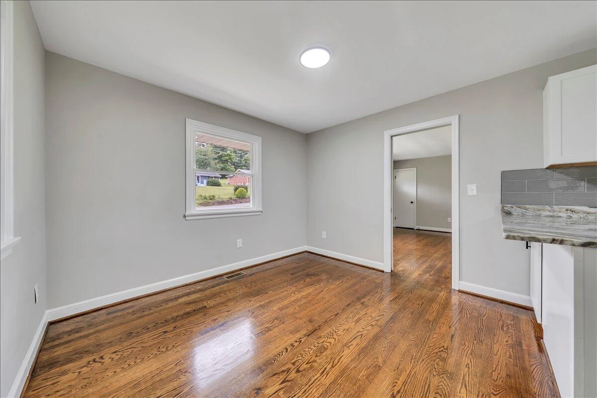 144 Maple AVE - Photo 33