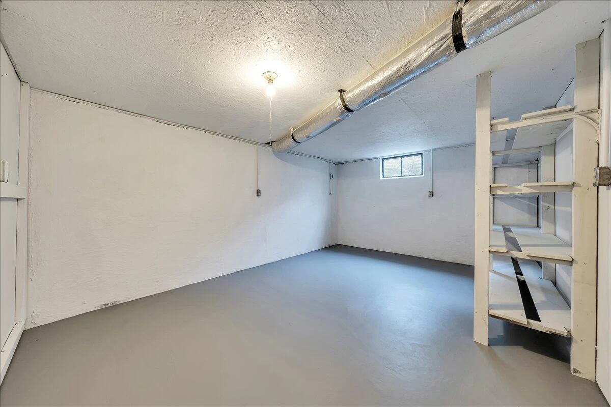 144 Maple AVE - Photo 34