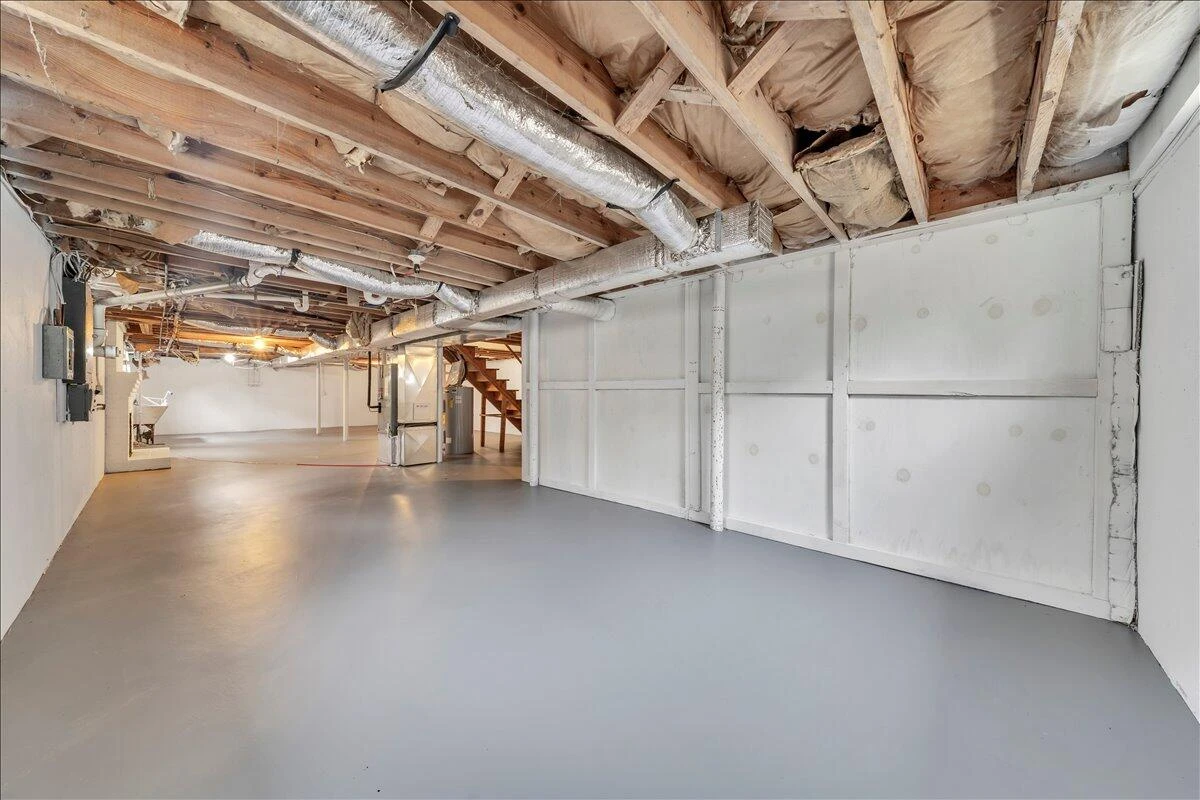 144 Maple AVE - Photo 35