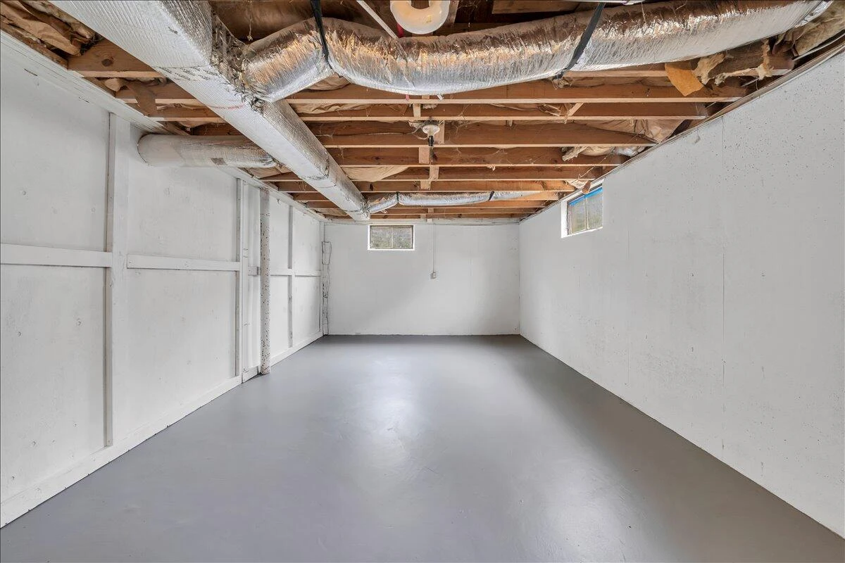 144 Maple AVE - Photo 36