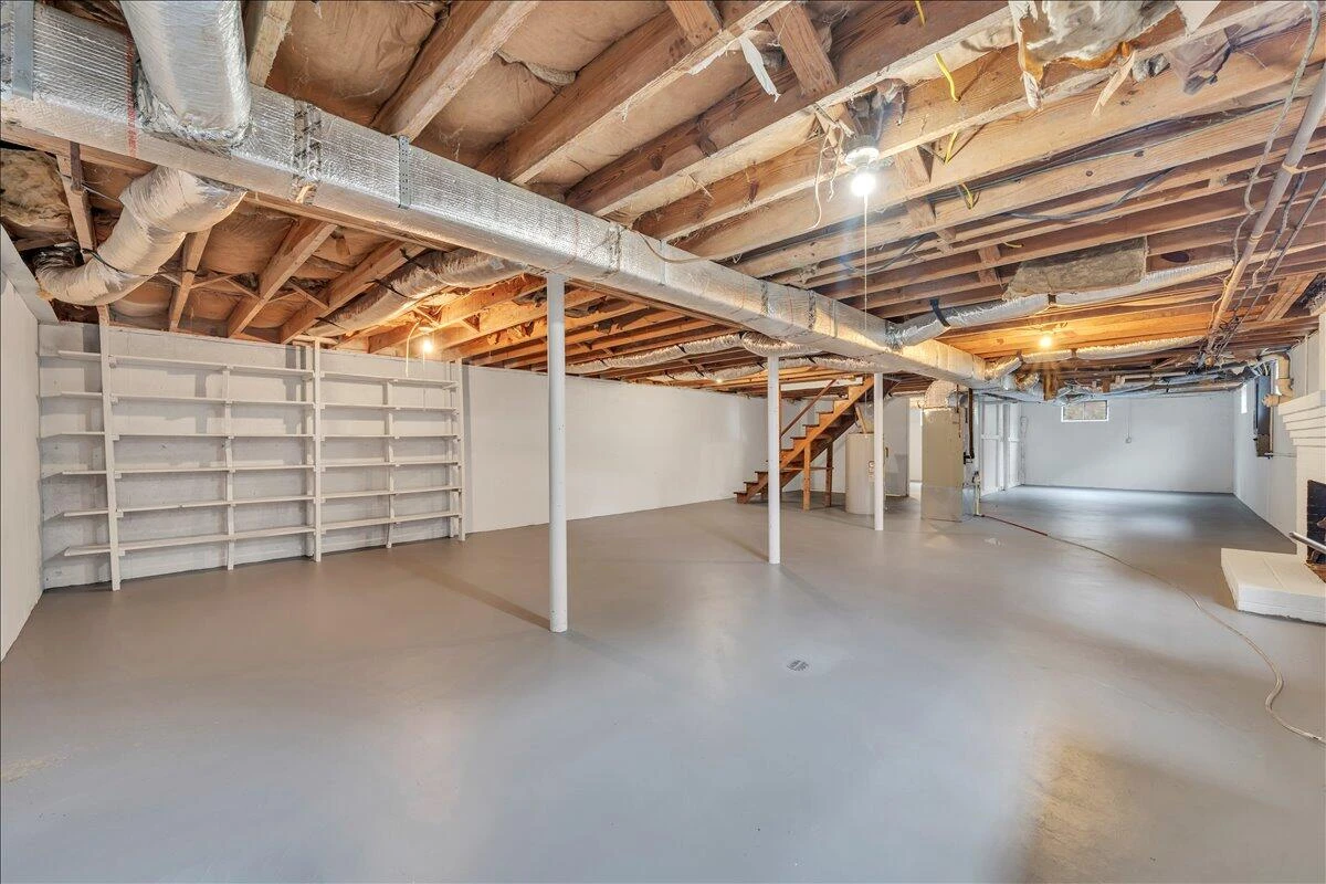 144 Maple AVE - Photo 37