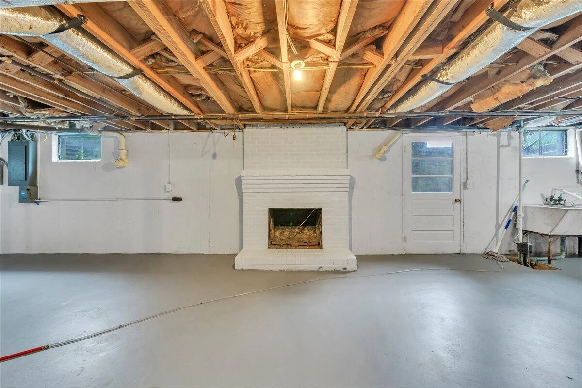 144 Maple AVE - Photo 38