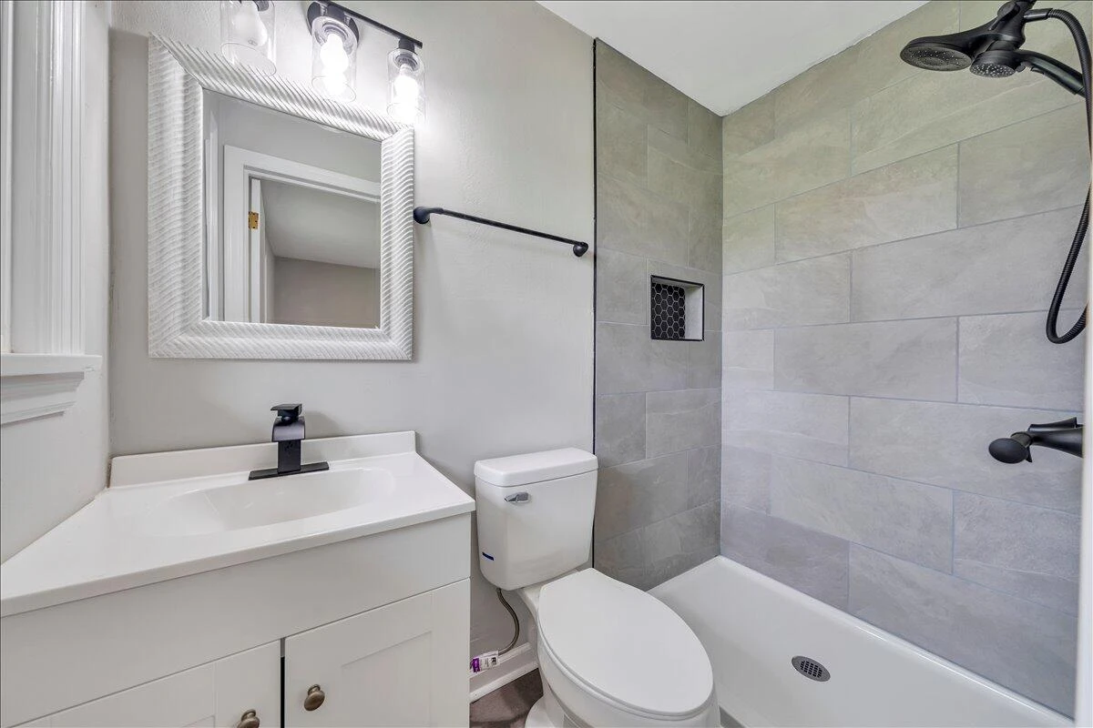 144 Maple AVE - Photo 12