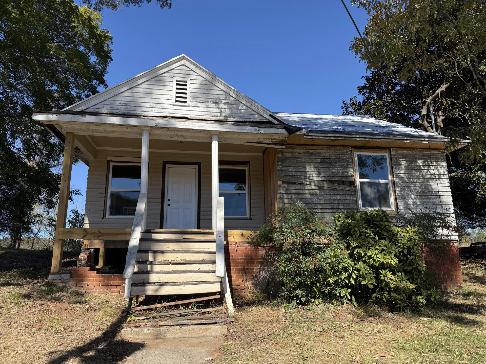 428 10th ST - Photo 2