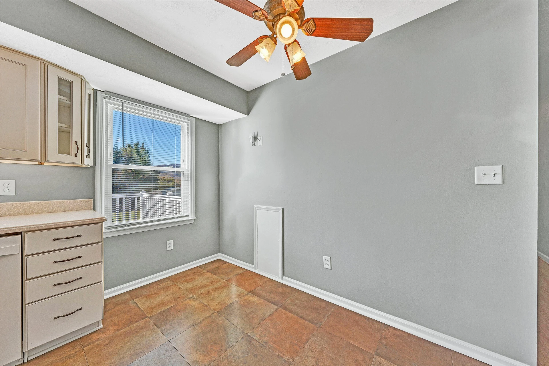 4872 Lantern ST - Photo 10