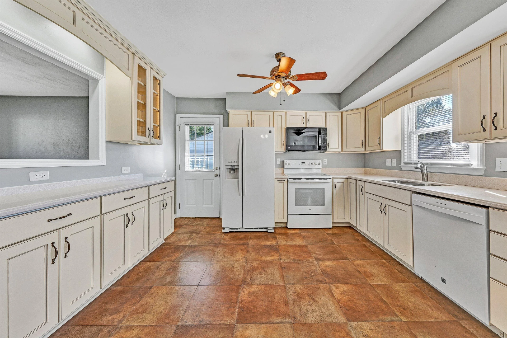 4872 Lantern ST - Photo 11