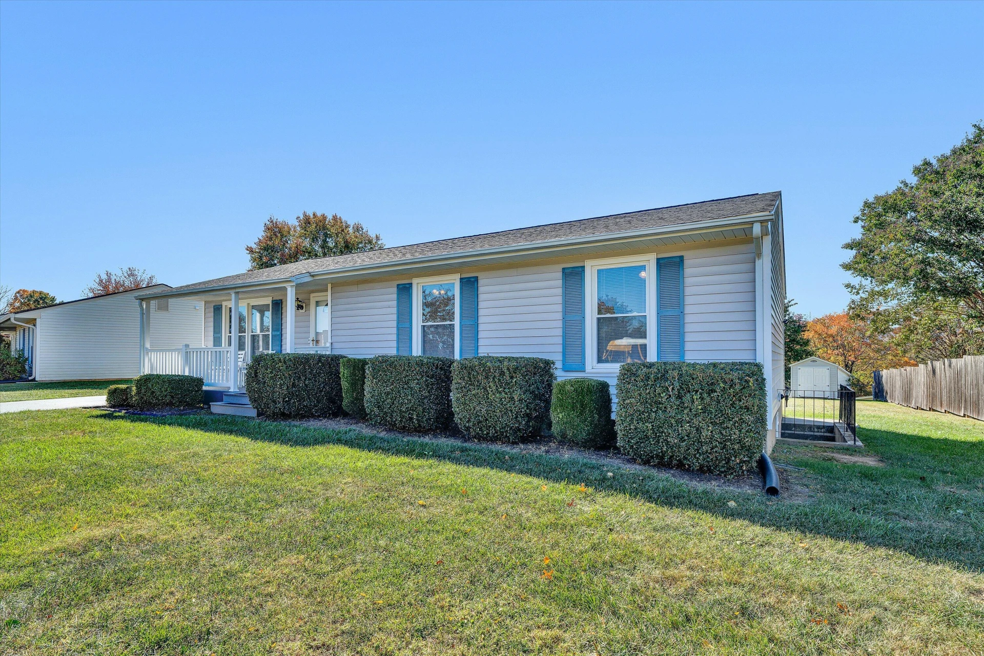 4872 Lantern ST - Photo 2