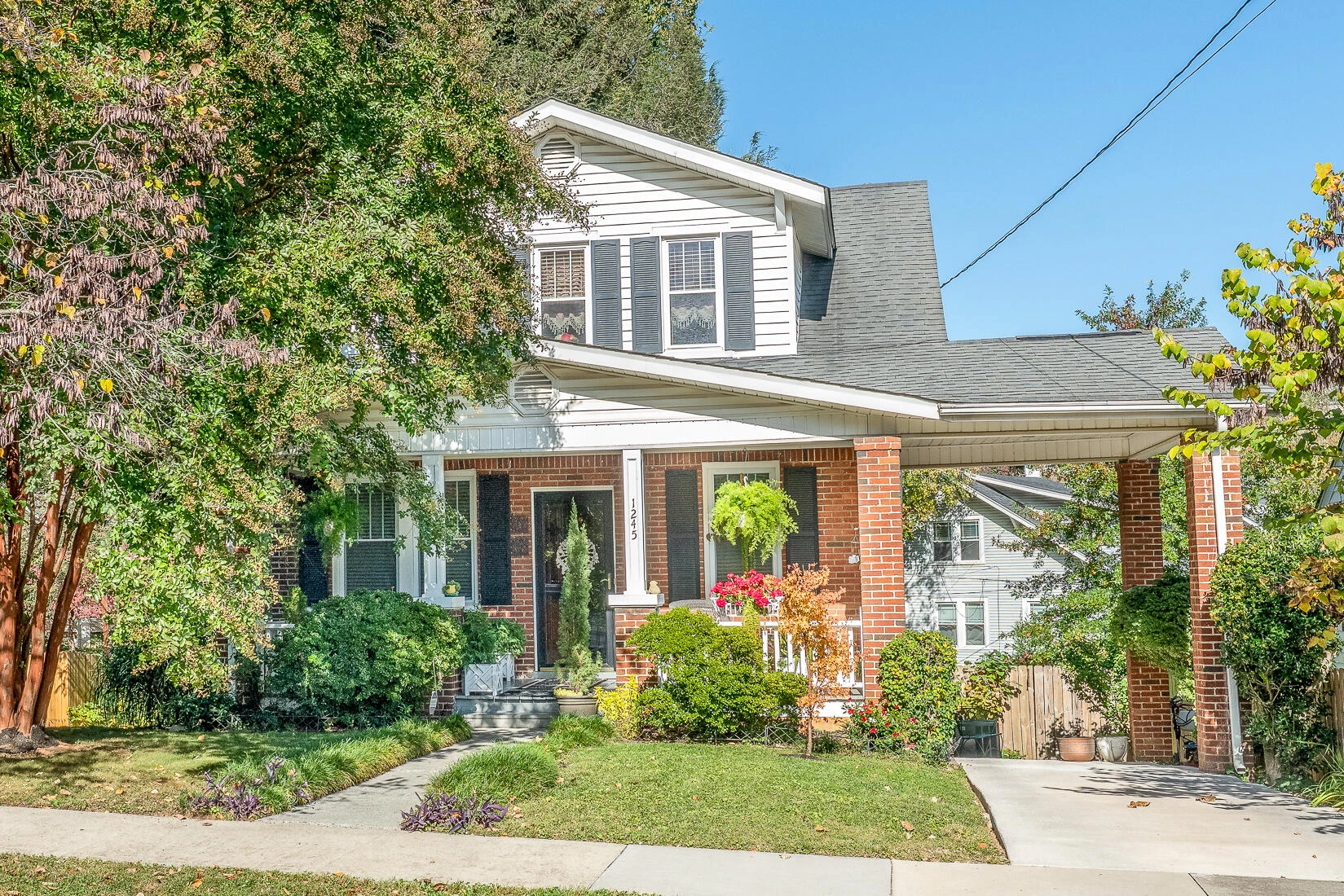 1245 Hamilton AVE SW - Photo 3