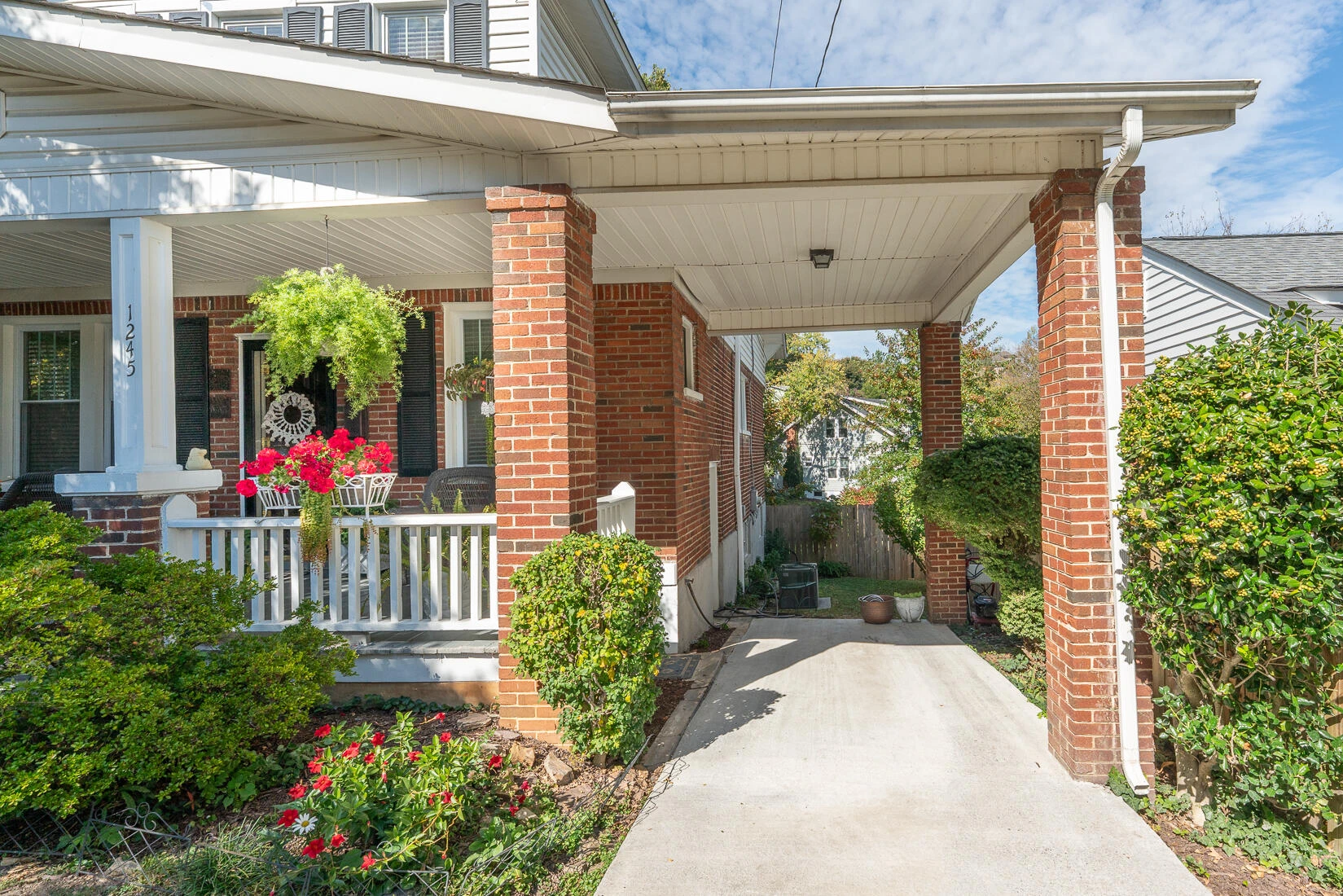 1245 Hamilton AVE SW - Photo 6