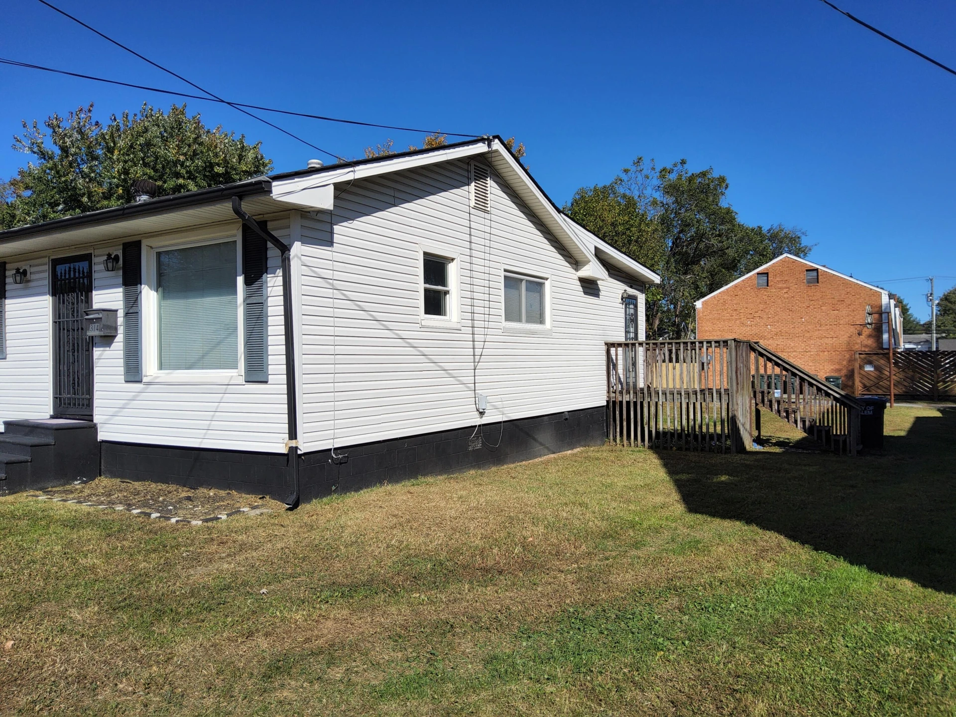 314 White ST - Photo 2