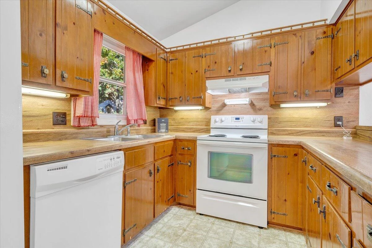 1900 Kiska RD - Photo 8