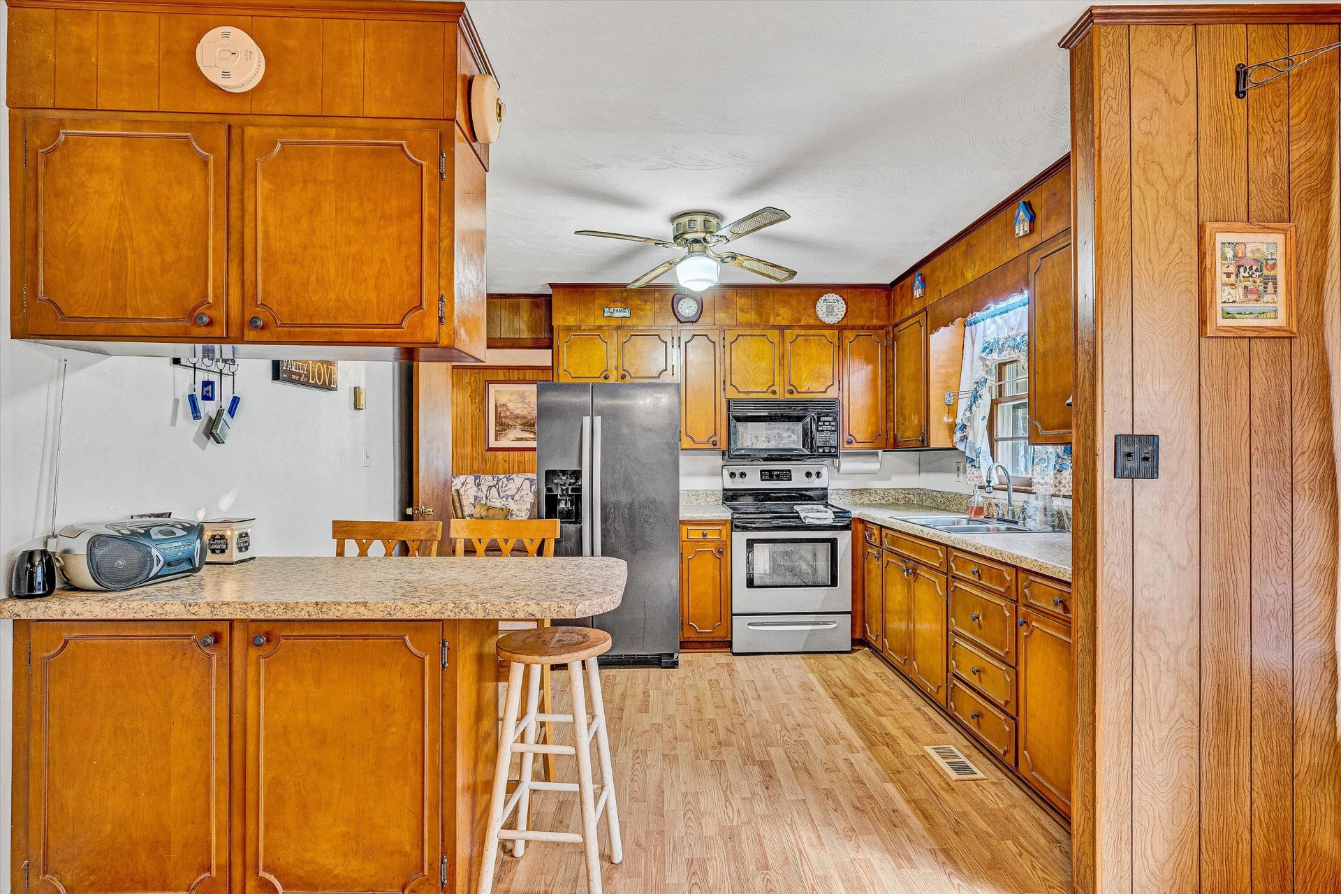 7796 Newport RD - Photo 11
