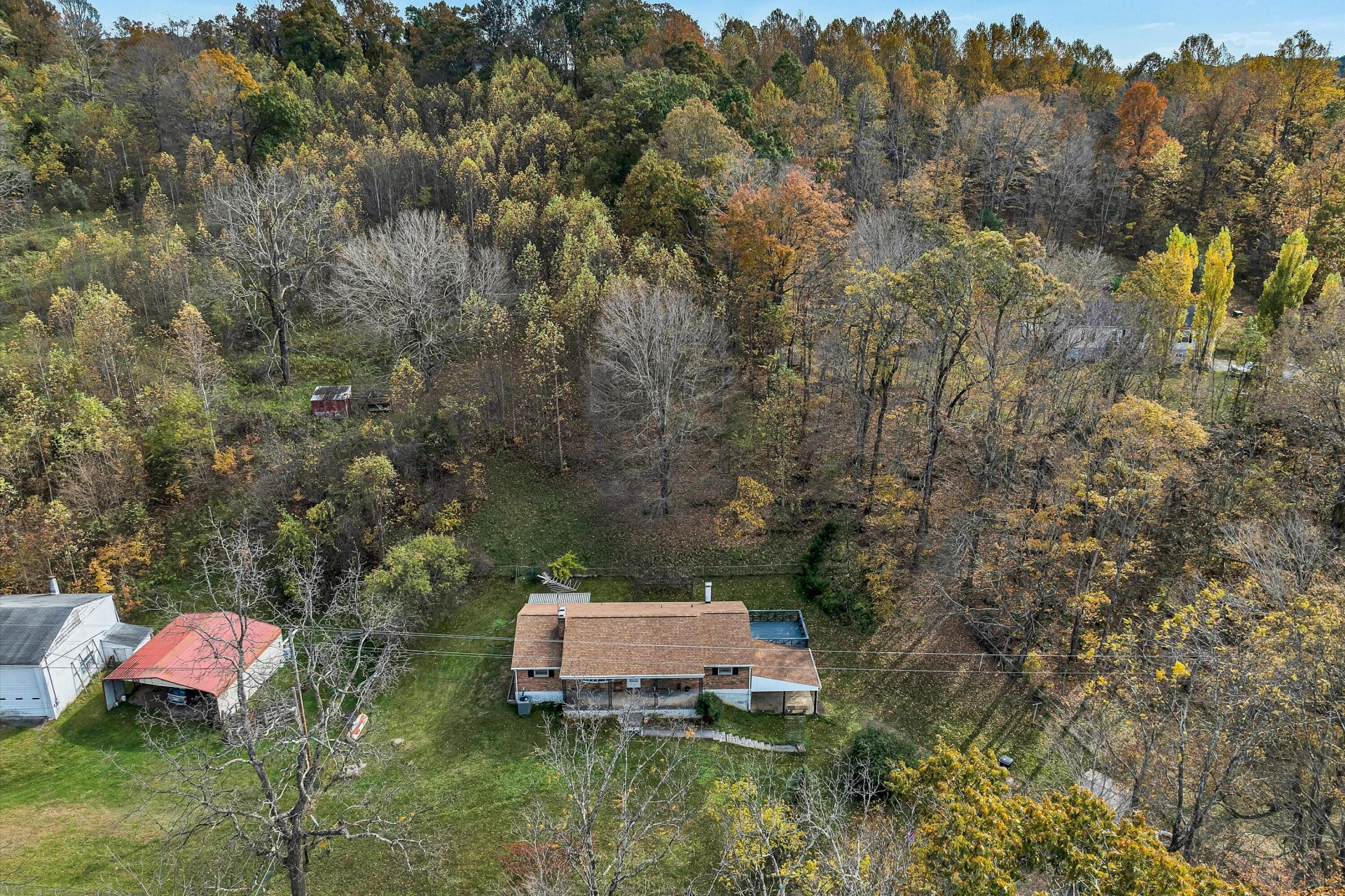 7796 Newport RD - Photo 3