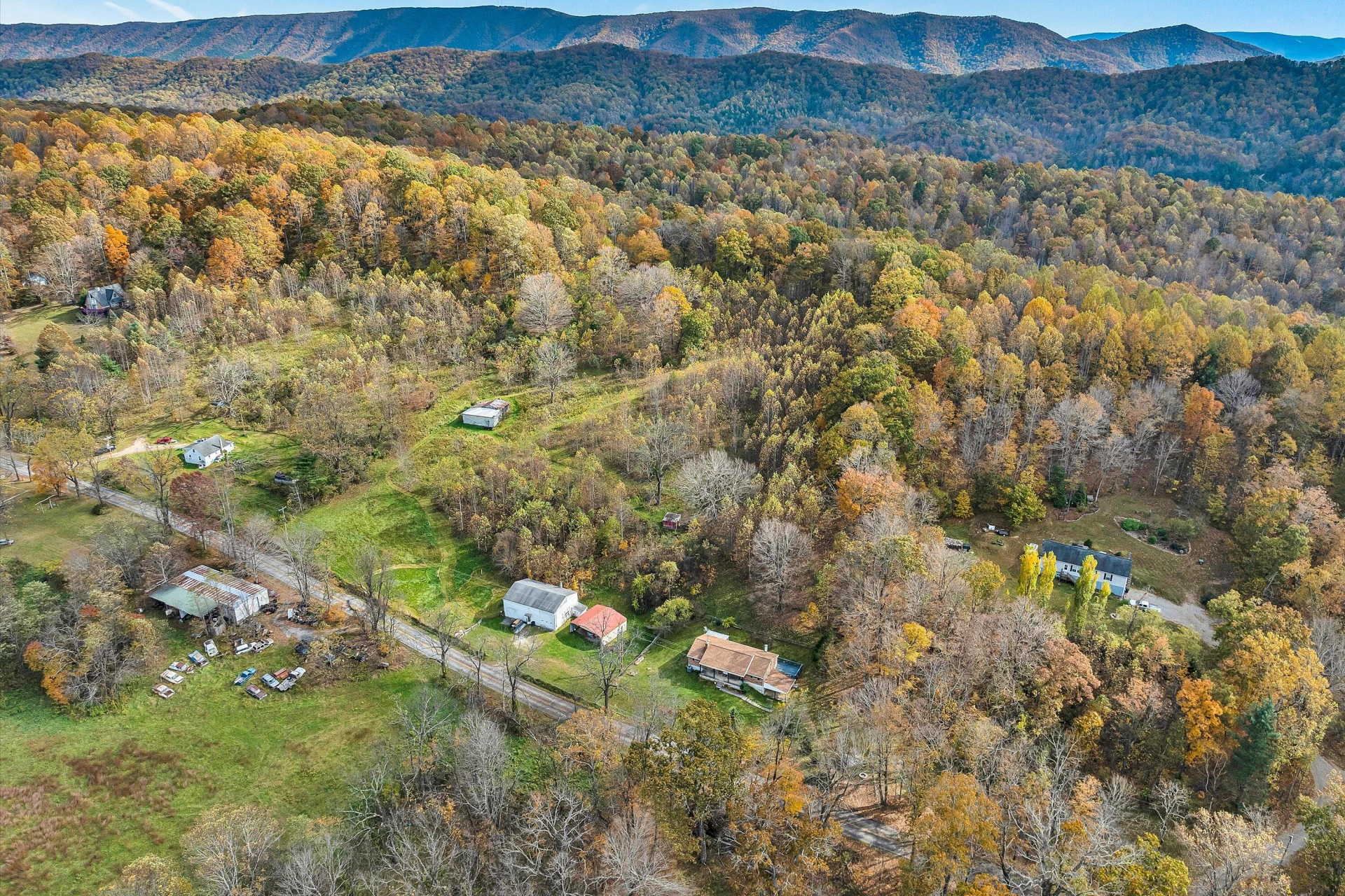 7796 Newport RD - Photo 4