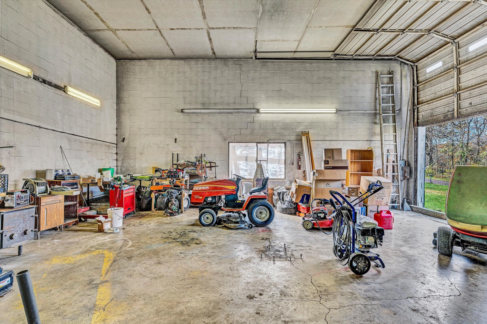 7796 Newport RD - Photo 64