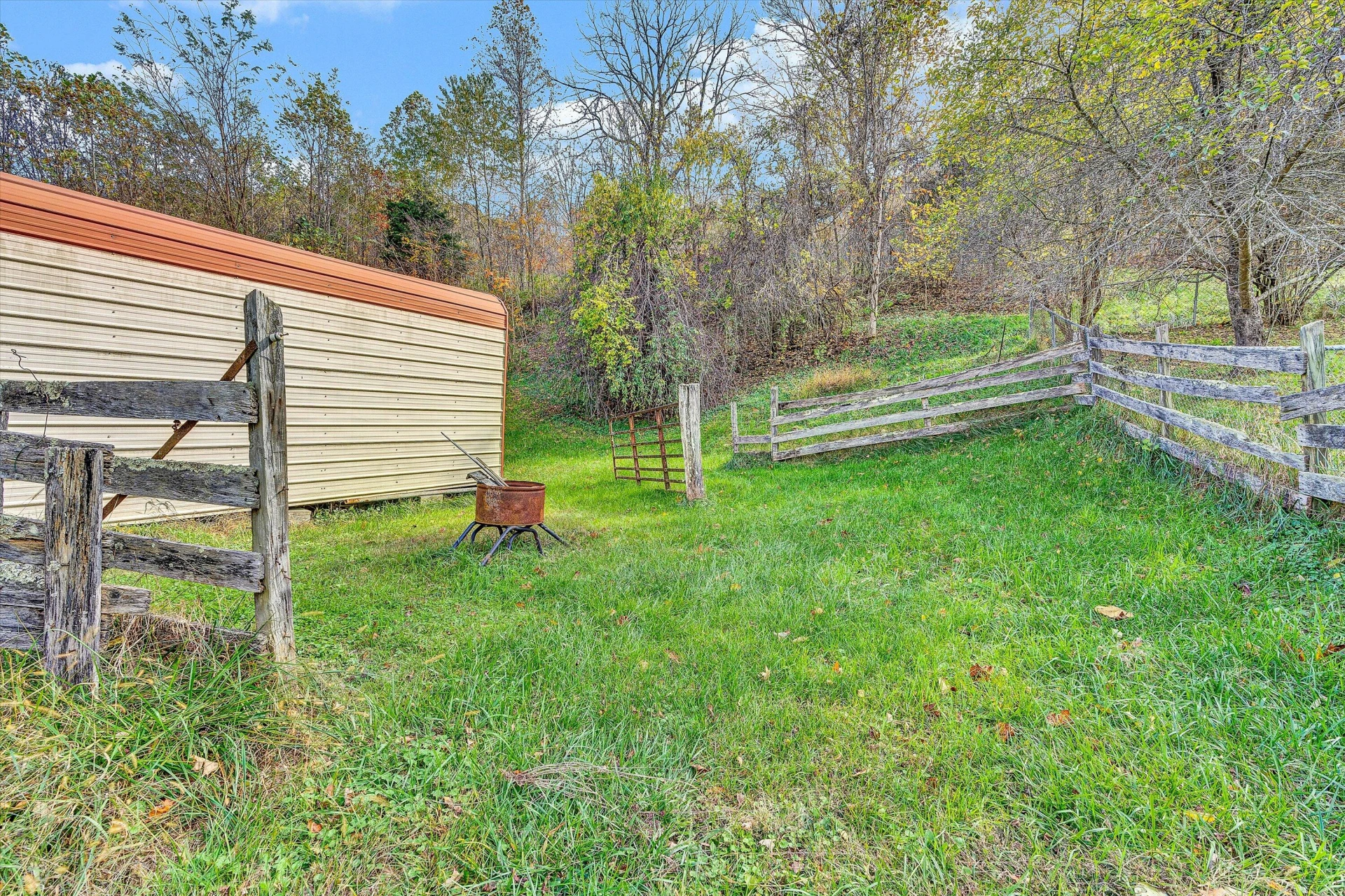 7796 Newport RD - Photo 68