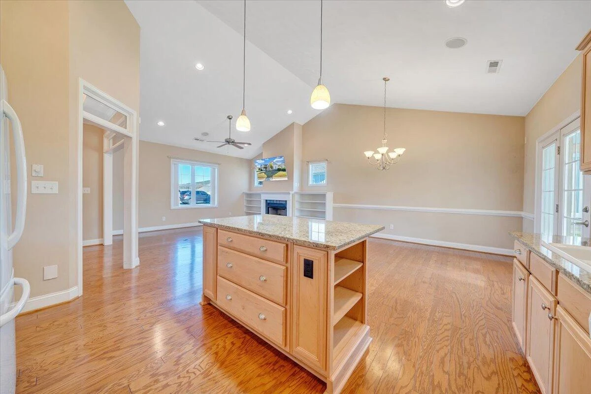 156 Altamira DR - Photo 17
