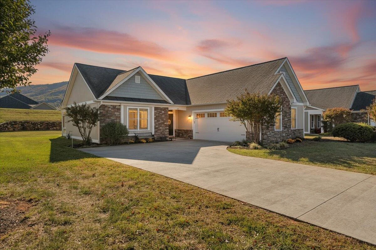 156 Altamira DR - Photo 3