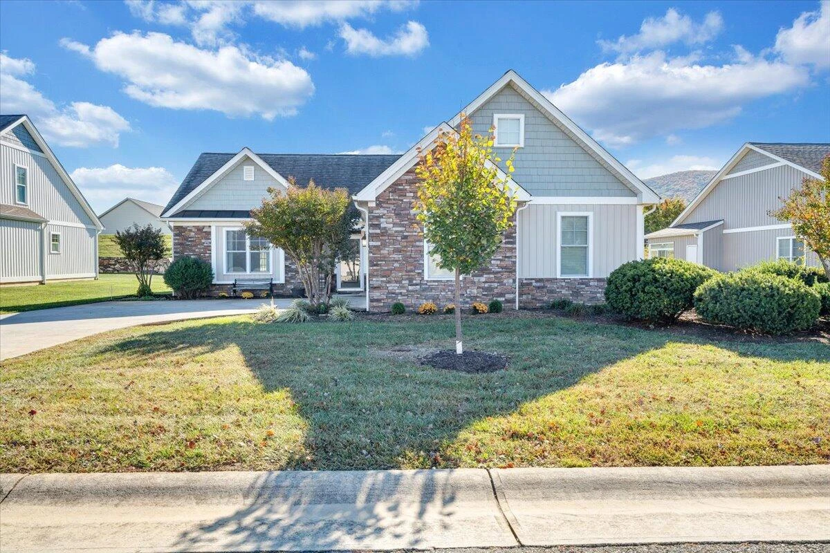 156 Altamira DR - Photo 4
