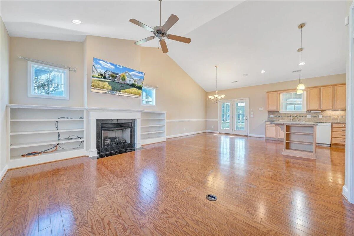 156 Altamira DR - Photo 8
