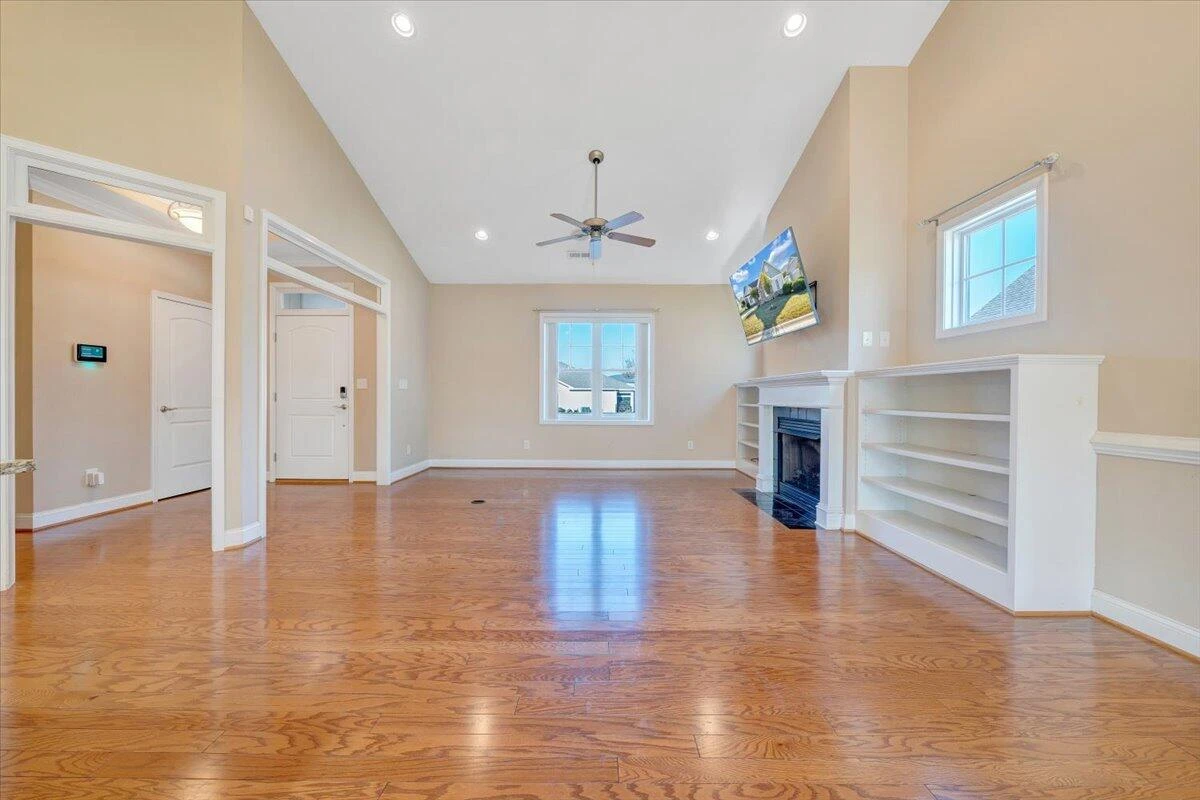 156 Altamira DR - Photo 10