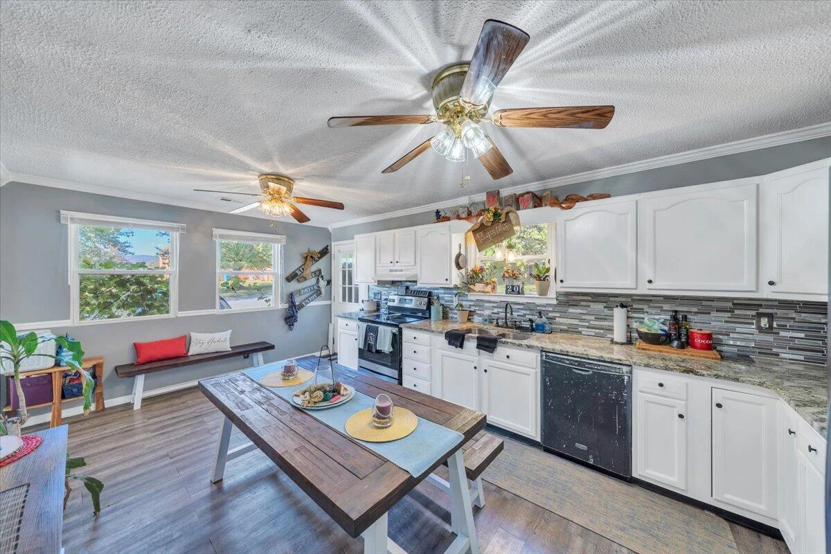 4935 Hubert RD NW - Photo 20