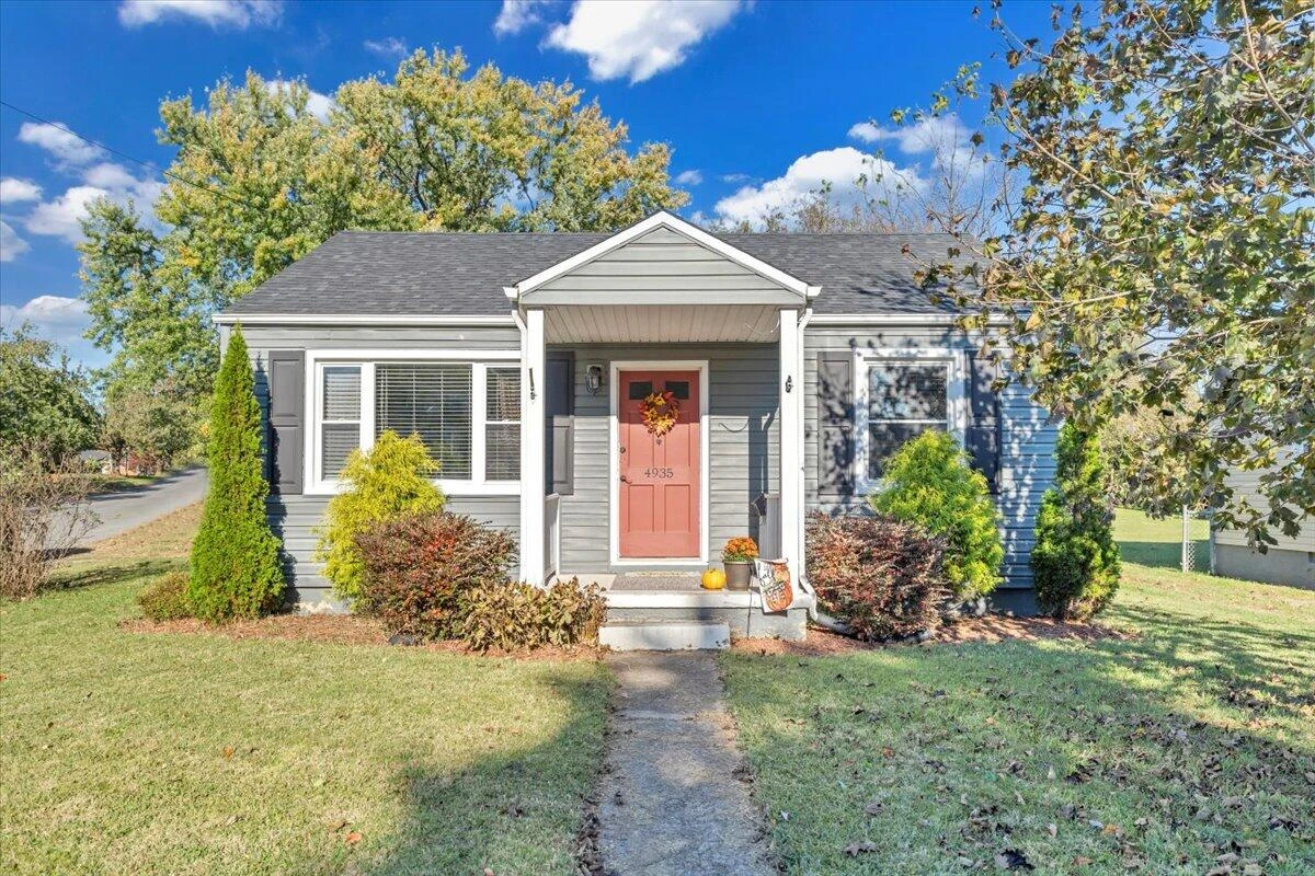 4935 Hubert RD NW - Photo 3