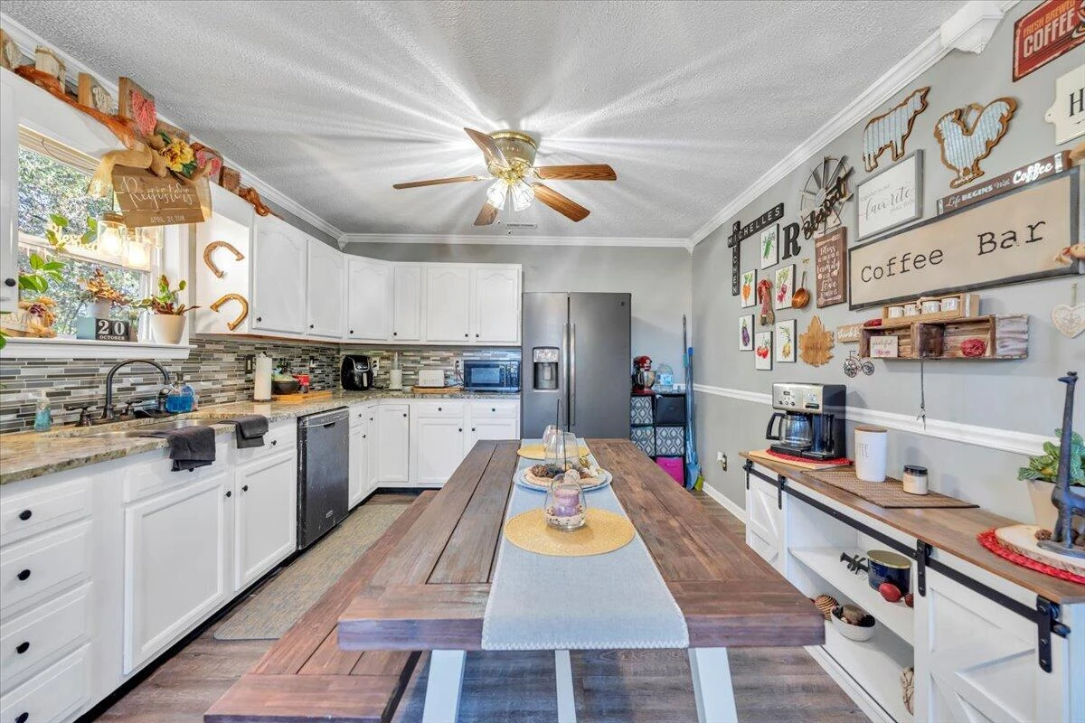 4935 Hubert RD NW - Photo 22