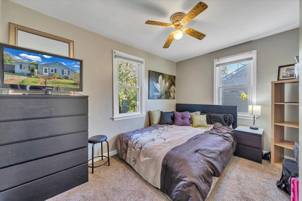 4935 Hubert RD NW - Photo 27