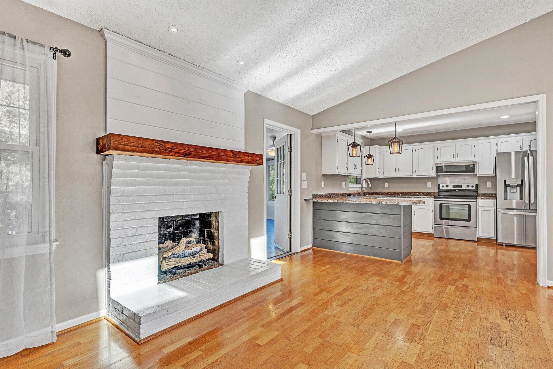 5068 JONATHAN LN - Photo 10