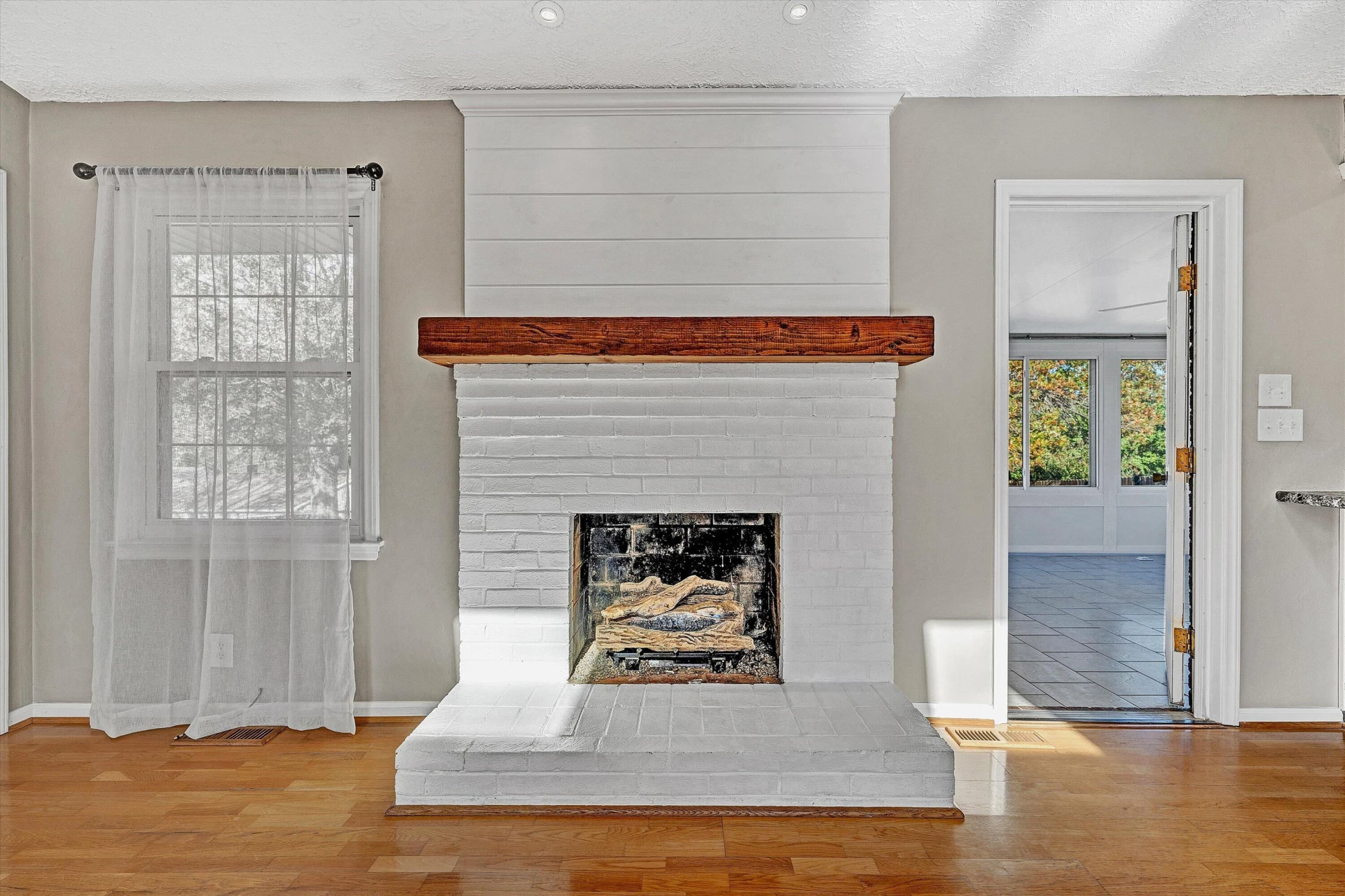 5068 JONATHAN LN - Photo 11