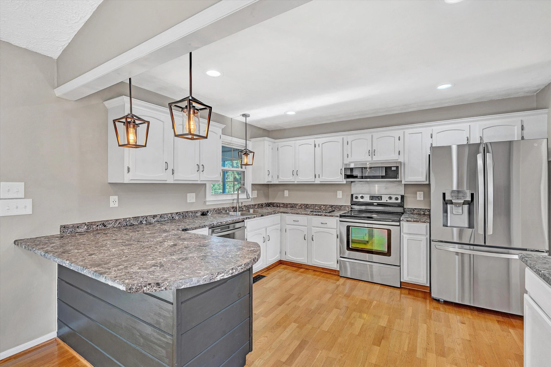 5068 JONATHAN LN - Photo 12