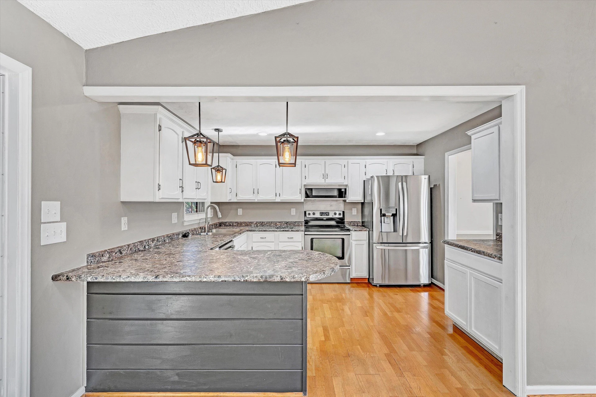 5068 JONATHAN LN - Photo 13