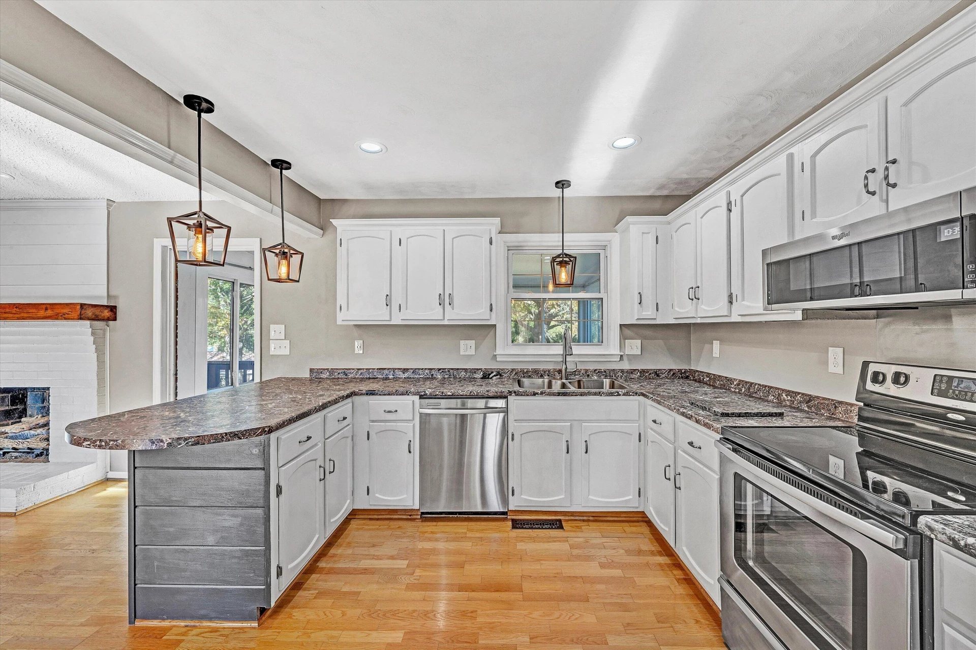 5068 JONATHAN LN - Photo 15