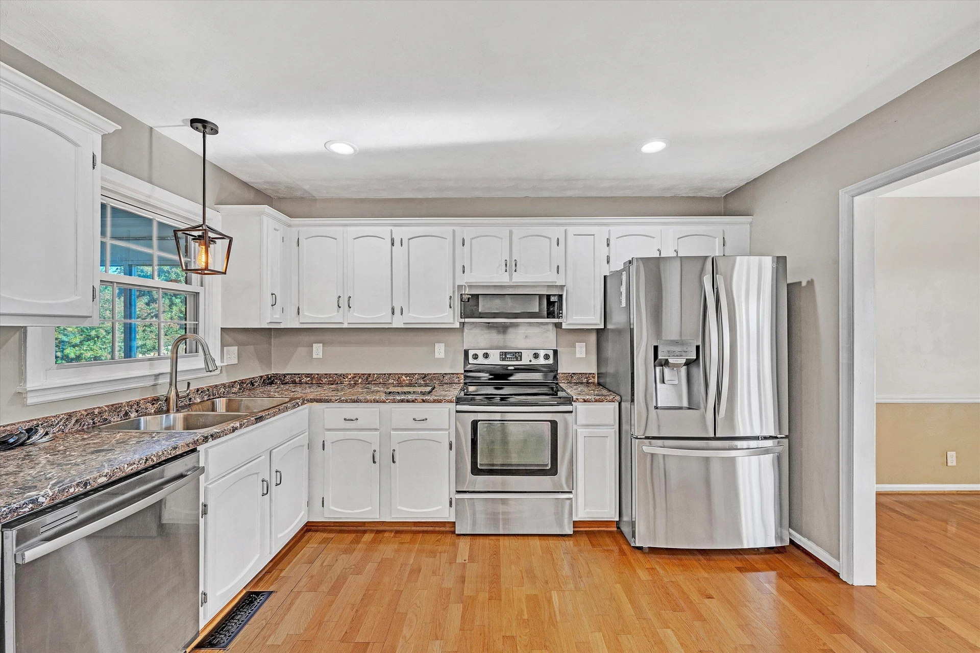 5068 JONATHAN LN - Photo 17