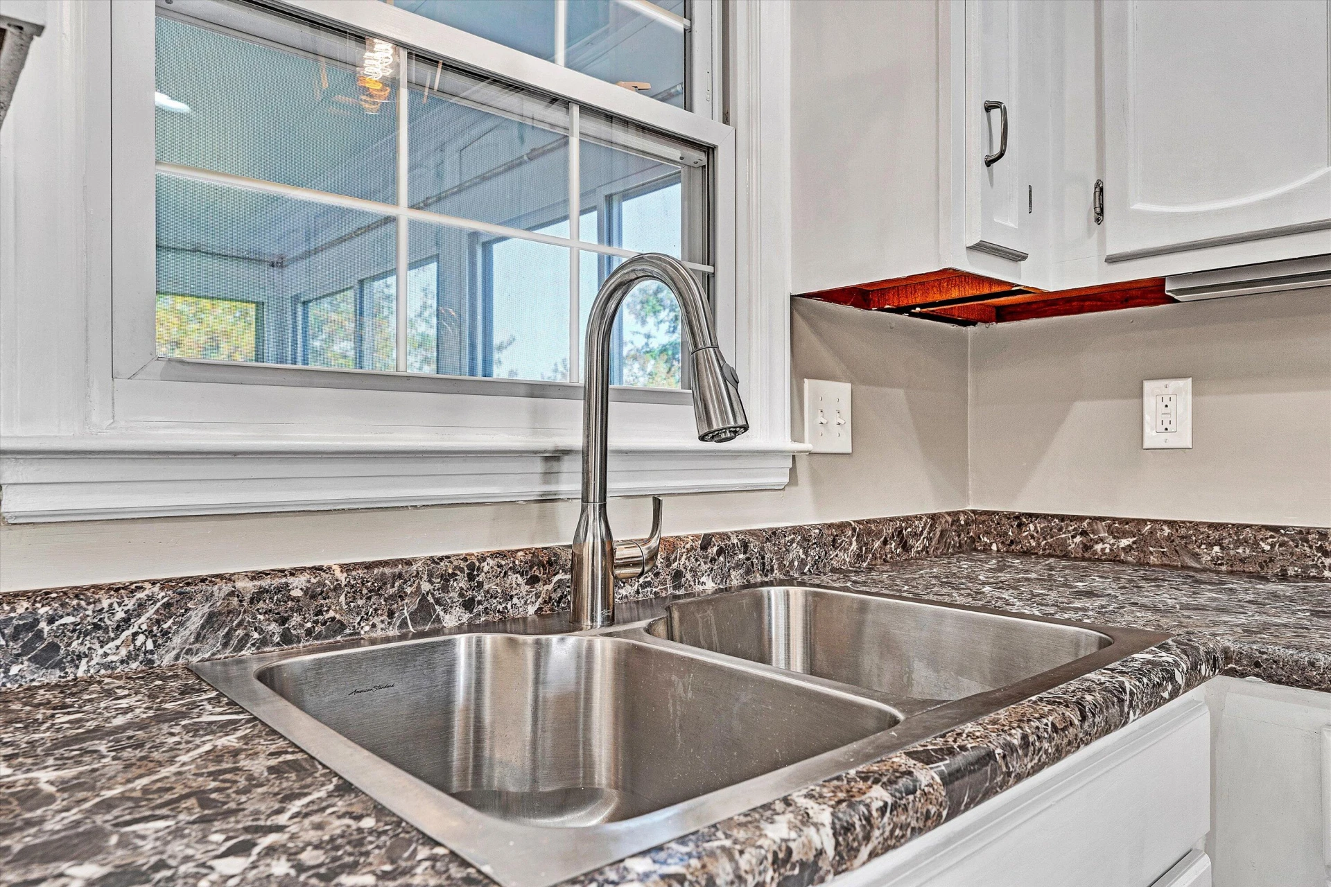 5068 JONATHAN LN - Photo 18