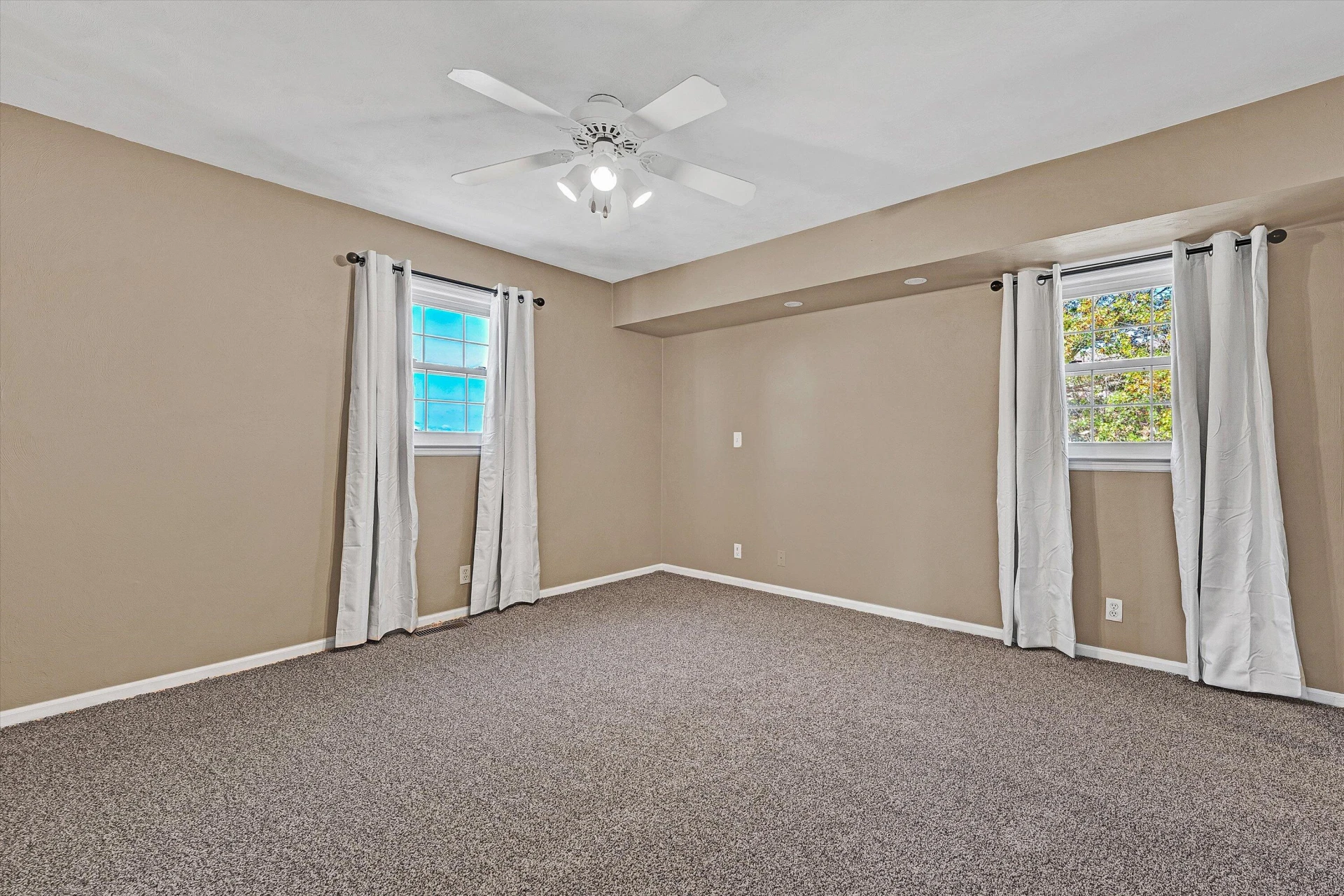 5068 JONATHAN LN - Photo 27