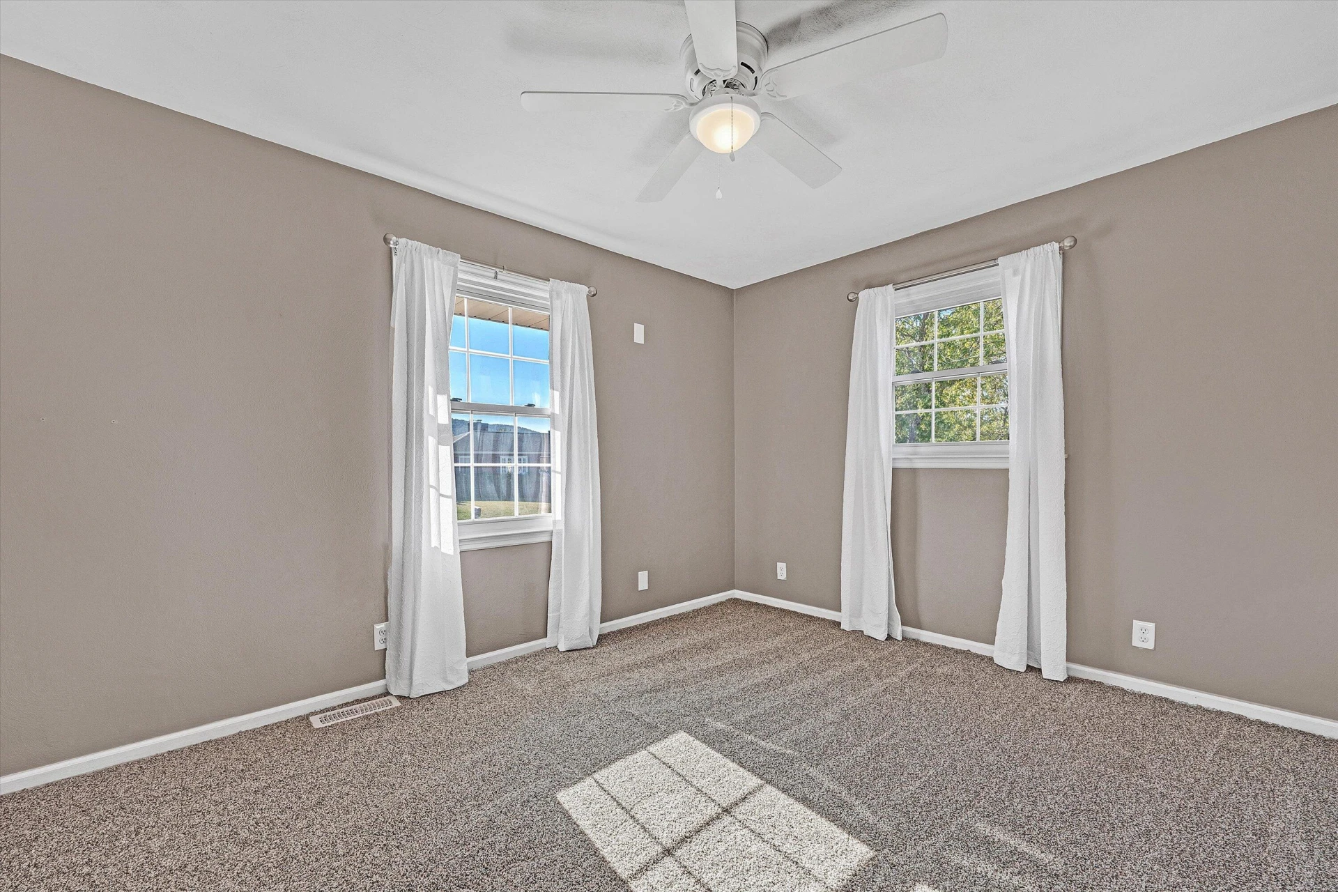 5068 JONATHAN LN - Photo 30