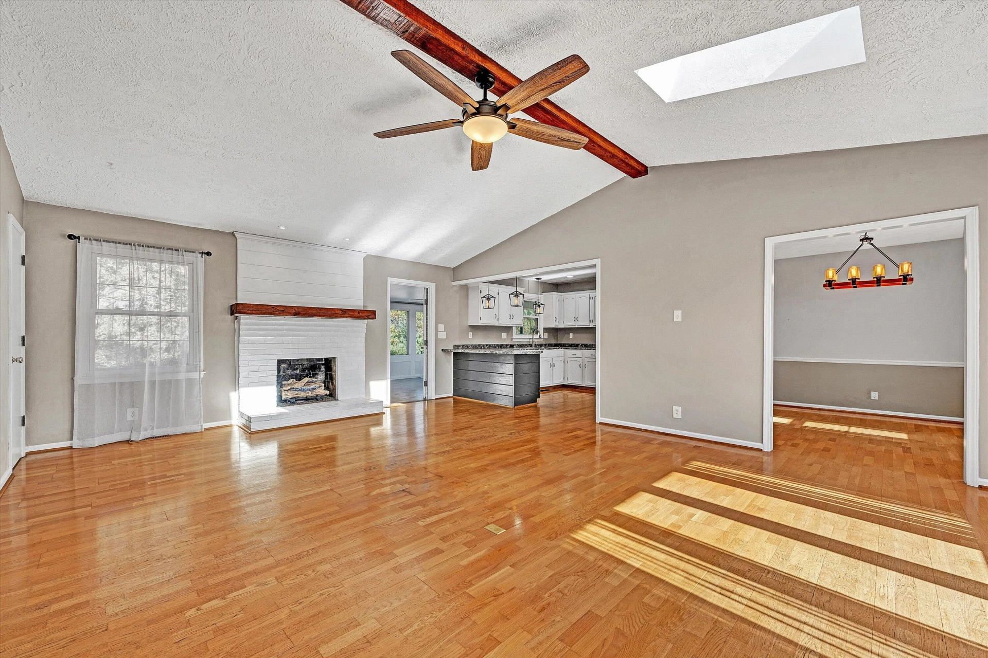 5068 JONATHAN LN - Photo 7